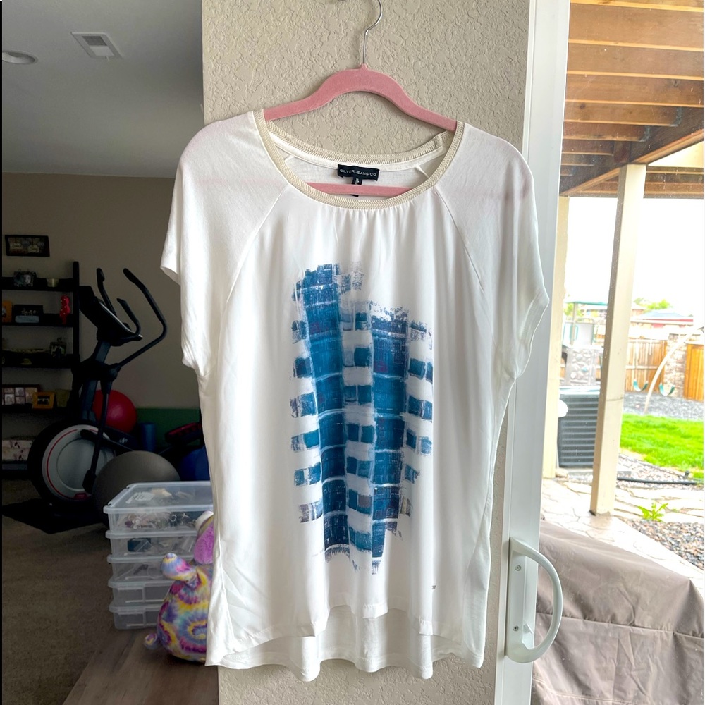 Silver Jeans Co. blue/white short sleeves round neck top. Size XL